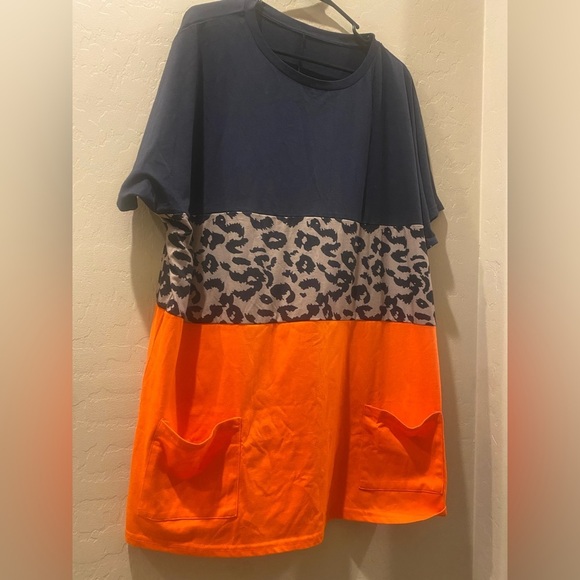 Colorblock Animal Print T-Shirt - Picture 4 of 5